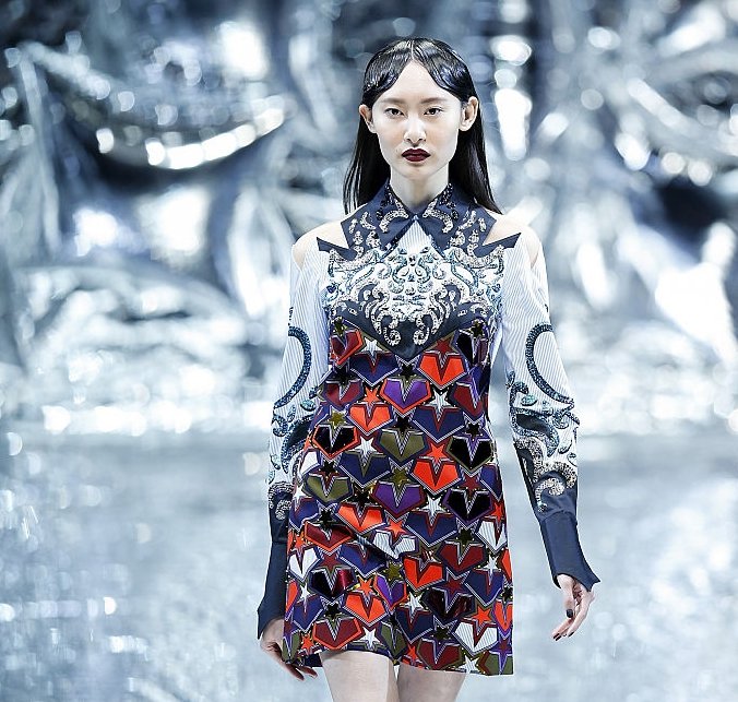 Η Ελληνίδα σχεδιάστρια που έκανε θραύση στην Εβδομάδα Μόδας του Πεκίνου [εικόνες] | iefimerida.gr 2