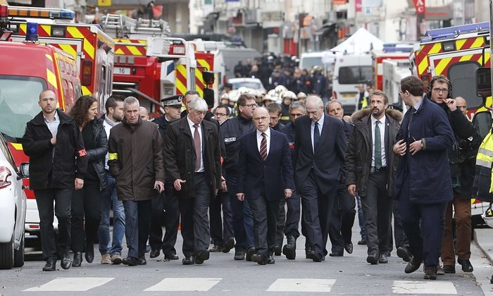 Ολοκληρώθηκε η αστυνομική επιχείρηση στο Σεν Ντενί -2 νεκροί, 7 συλλήψεις -Live όλες οι εξελίξεις | iefimerida.gr 0