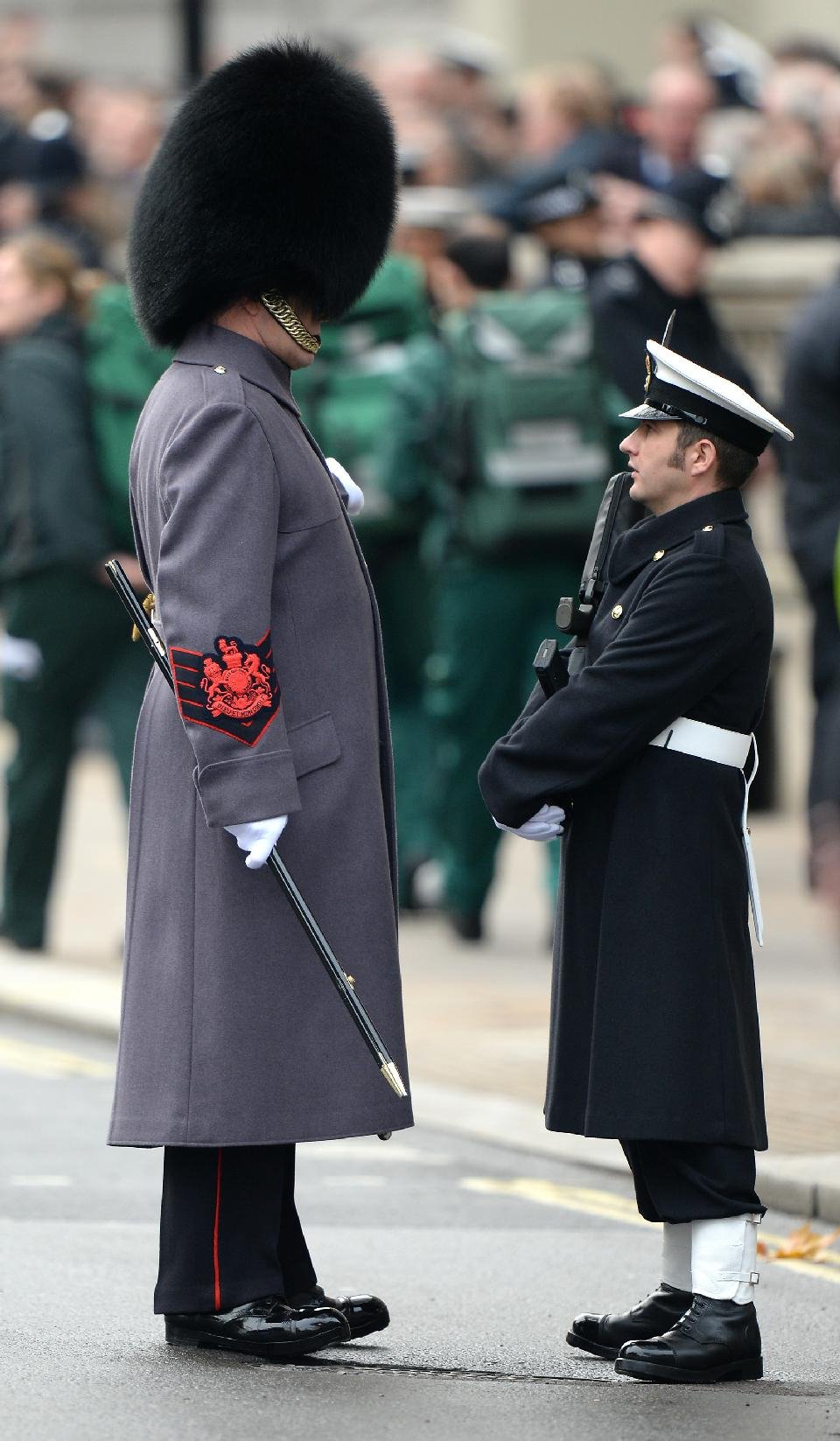 Φόρος τιμής από τη βασίλισσα Ελισάβετ για τα 100 χρόνια από τον Α' Παγκόσμιο Πόλεμο [εικόνες] | iefimerida.gr 0