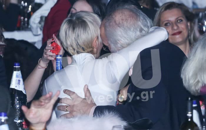 Η τρυφερή φιλία του Αλέξανδρου Λυκουρέζου με τη Νατάσα Καλογρίδη -Διασκέδασαν στα μπουζούκια [εικόνες & βίντεο] | iefimerida.gr 0