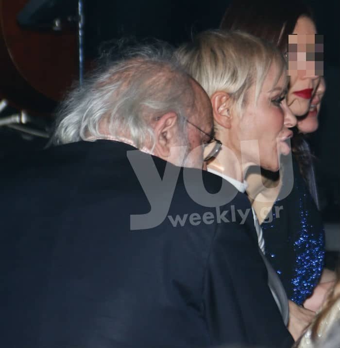 Η τρυφερή φιλία του Αλέξανδρου Λυκουρέζου με τη Νατάσα Καλογρίδη -Διασκέδασαν στα μπουζούκια [εικόνες & βίντεο] | iefimerida.gr 1