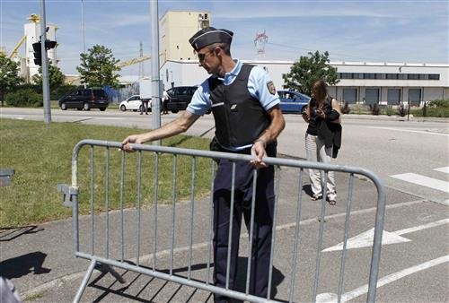 Κύμα τρομοκρατίας: Τρία χτυπήματα και 65 νεκροί σε Γαλλία, Τυνησία, Κουβέιτ | iefimerida.gr 3