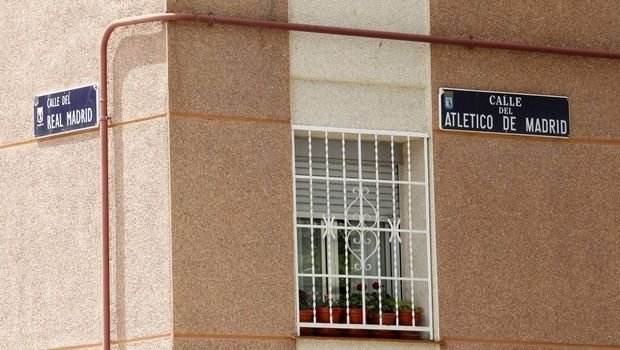 Η απίστευτη οδός στη Μαδρίτη: «Ρεάλ και Ατλέτικο γωνία» [εικόνες] | iefimerida.gr 1