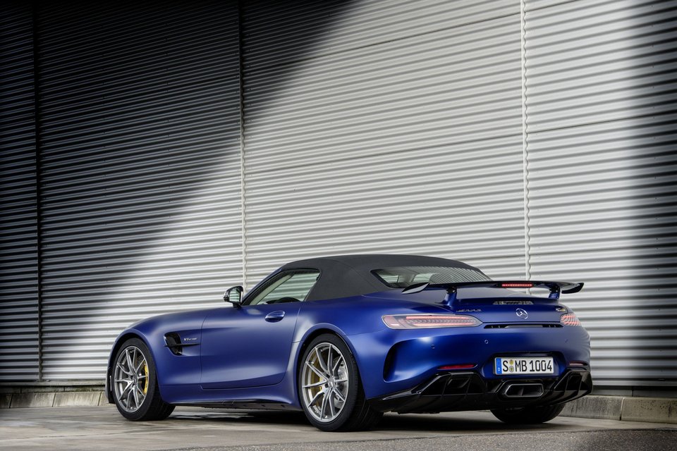 H κορυφαία Mercedes-AMG GT R και σε roadster | iefimerida.gr 1