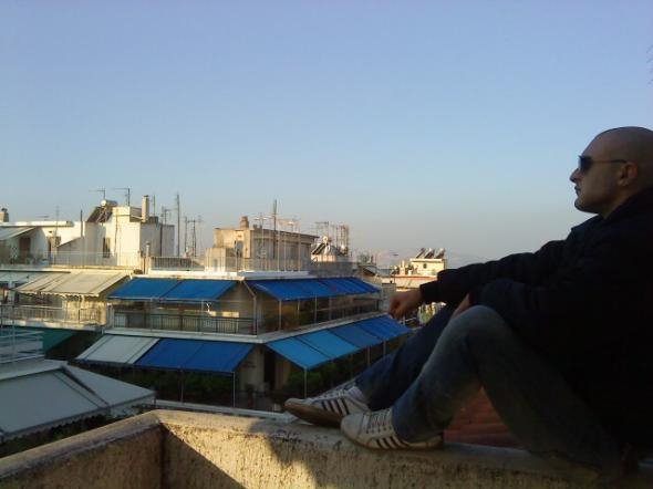 Αυτός είναι ο Μανώλης Καπελώνης που έπεσε νεκρός στην επίθεση έξω από γραφεία της ΧΑ στο Νέο Ηράκλειο [εικόνες] | iefimerida.gr 2