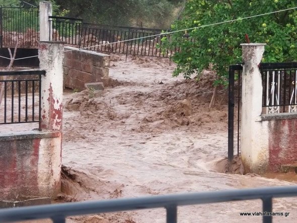 Εικόνες βιβλικής καταστροφής στην Κεφαλονιά από την κακοκαιρία [εικόνες] | iefimerida.gr 7