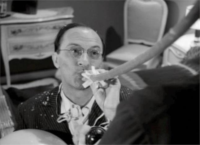 Οταν η Αλίκη ντύθηκε σπανιόλα και ο Βουτσάς Κινέζος -Μπαλ μασκέ στον  ελληνικό κινηματογράφο [εικόνες] | iefimerida.gr 4