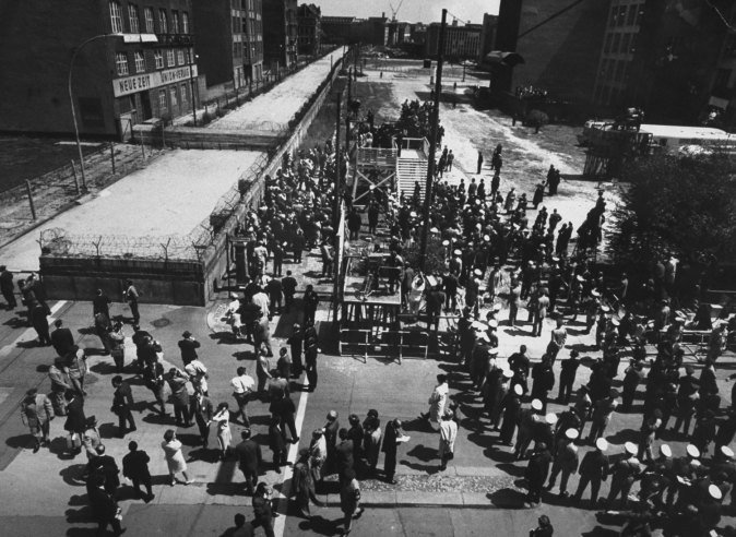 To περιοδικό ΤΙΜΕ θυμάται το χαμό που έγινε με την ομιλία του JFK στο Βερολίνο - Αυτό που δεν έγινε στην ομιλία Ομπάμα [εικόνες] | iefimerida.gr 2