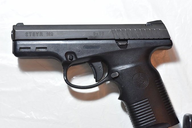 Φωτογραφίες μέσα από το κρησφύγετο του Πετρακάκου: Είχε κρυμμένο ένα ολόκληρο οπλοστάσιο [εικόνες] | iefimerida.gr 4