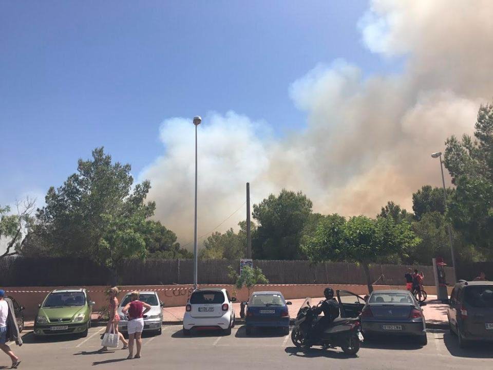 Πύρινη κόλαση σε τουριστικό θέρετρο στην Ιμπιζα- Εκκενώθηκαν σπίτια [εικόνες & βίντεο] | iefimerida.gr 3