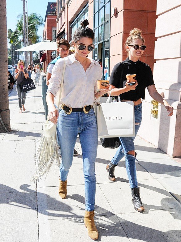 Τα 5+1 κομμάτια της φθινοπωρινής μόδας που έχουν οι celebrities στη γκαρνταρόμπα τους [εικόνες] | iefimerida.gr 0