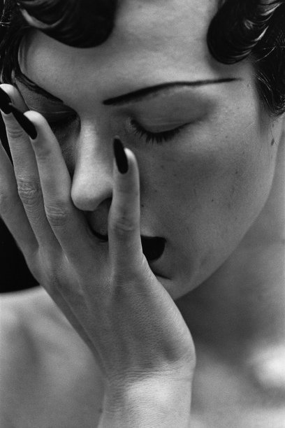 Eρωτισμός κοφτερός σαν μαχαίρι: Στην έκθεση του φωτογράφου μόδας  Peter Lindbergh στο Παρίσι [εικόνες] | iefimerida.gr 6