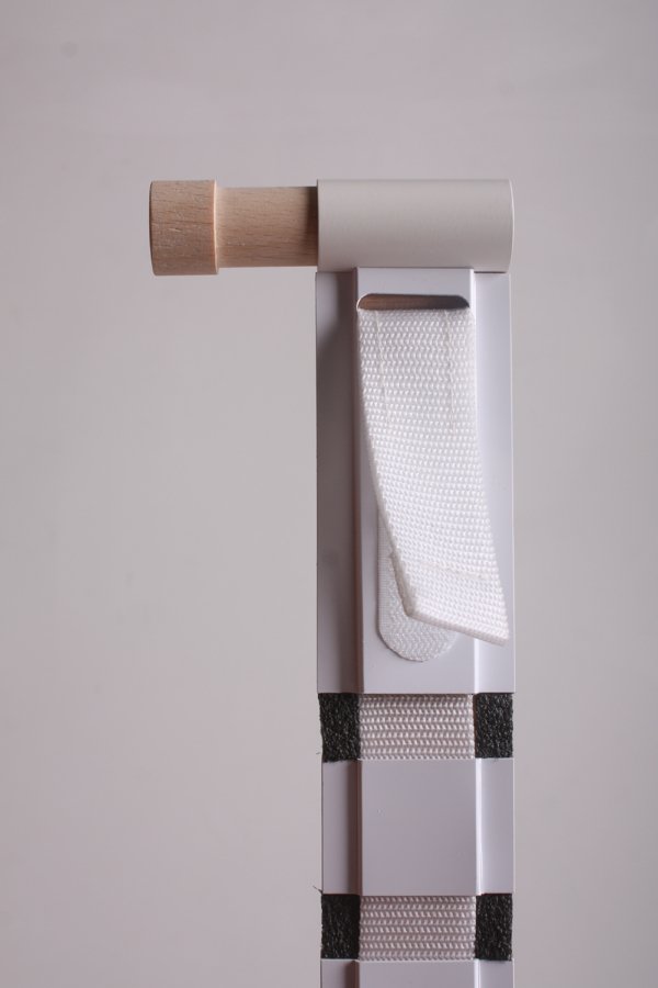 Απλά... εφευρετικοί: Πώς μια ζώνη για το παντελόνι γίνεται και... πατίνι για το δρόμο  [εικόνες&βίντεο] | iefimerida.gr 2