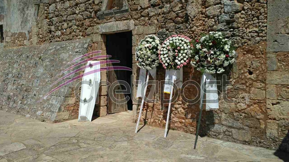 Αυτή την ώρα το τελευταίο αντίο στην 30χρονη ηθοποιό Μαίρη Τσώνη -Στην Κρήτη η κηδεία [εικόνες] | iefimerida.gr 1