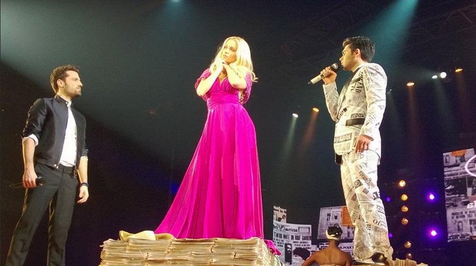 Οι πιο καυτές εμφανίσεις του χθεσινού MadWalk - Ποια βγήκε μέσα από τούρτα [εικόνες+βίντεο]  | iefimerida.gr 3