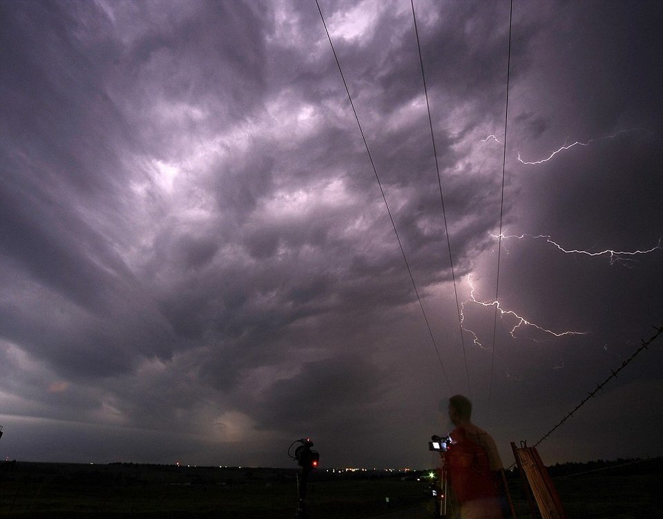 Φονικοί τυφώνες ξεκληρίζουν οικογένειες και στήνουν σκηνικό Αποκάλυψης! [εικόνες] | iefimerida.gr 8