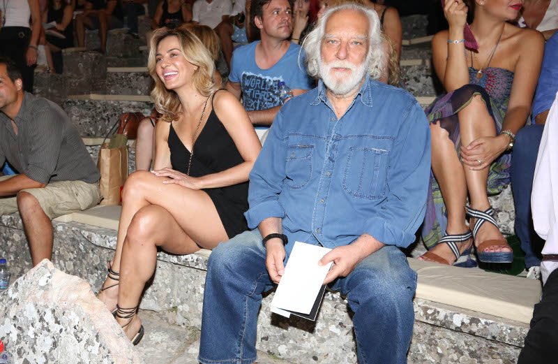 Με «καυτό» μίνι στην Επίδαυρο η Δήμητρα Ματσούκα [εικόνες] | iefimerida.gr 3