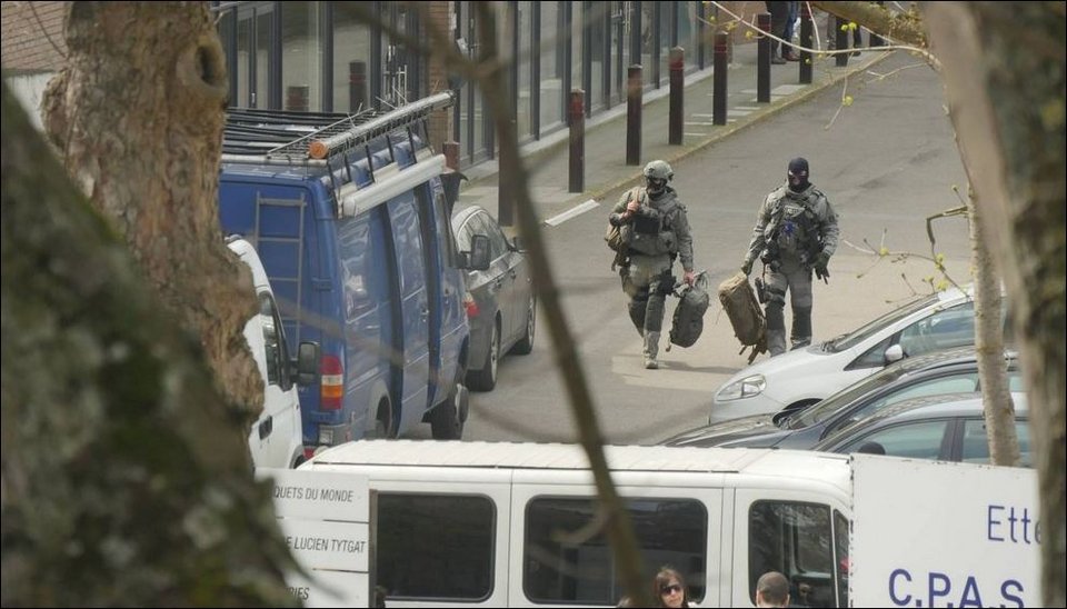 Μεγάλη αστυνομική επιχείρηση σε εξέλιξη στις Βρυξέλλες -Απομάκρυναν τους κατοίκους [εικόνες] | iefimerida.gr 3