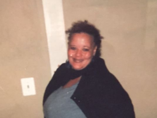 Νέος σάλος στις ΗΠΑ: Αφροαμερικανή μητέρα 8 παιδιών πεθαίνει μέσα στο κρατητήριο [εικονες] | iefimerida.gr 2