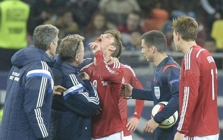 Στο ντεμπούτο του έχασε τρία δόντια [εικόνα] | iefimerida.gr 0