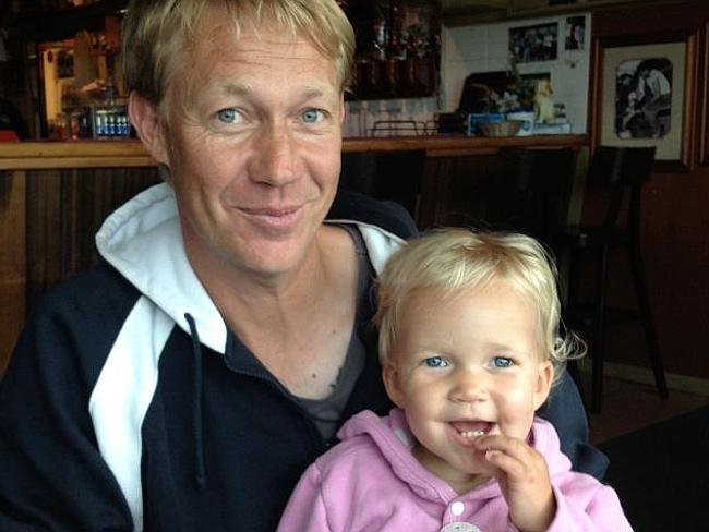 Απέκτησαν παιδί πριν γνωριστούν, μετά ερωτεύτηκαν και έγιναν ζευγάρι [εικόνες&βίντεο] | iefimerida.gr 1