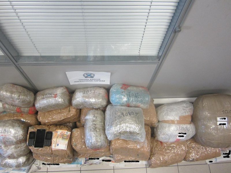  Συνελήφθη 41χρονος με 66 κιλά κάνναβη στην Ελασσόνα [εικόνες] | iefimerida.gr 1
