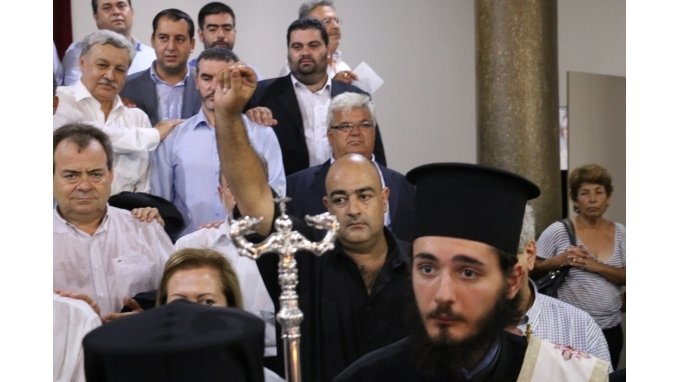 Ενταση στην ορκωμοσία του περιφερειακού συμβουλίου Κρήτης -Φυγαδεύτηκε ο Μπαρμπαρούσης [εικόνες] | iefimerida.gr 6