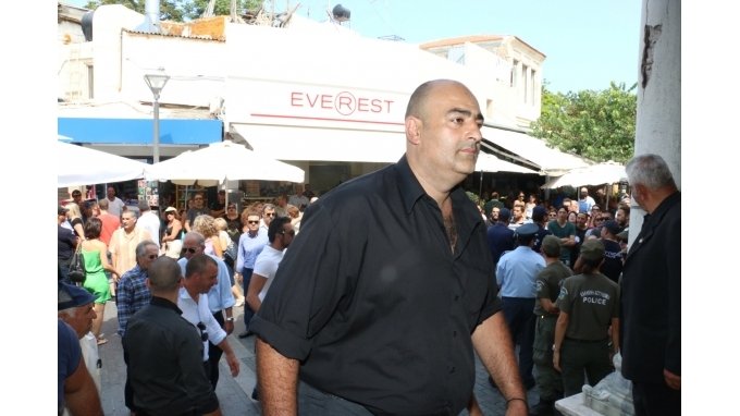 Ενταση στην ορκωμοσία του περιφερειακού συμβουλίου Κρήτης -Φυγαδεύτηκε ο Μπαρμπαρούσης [εικόνες] | iefimerida.gr 1