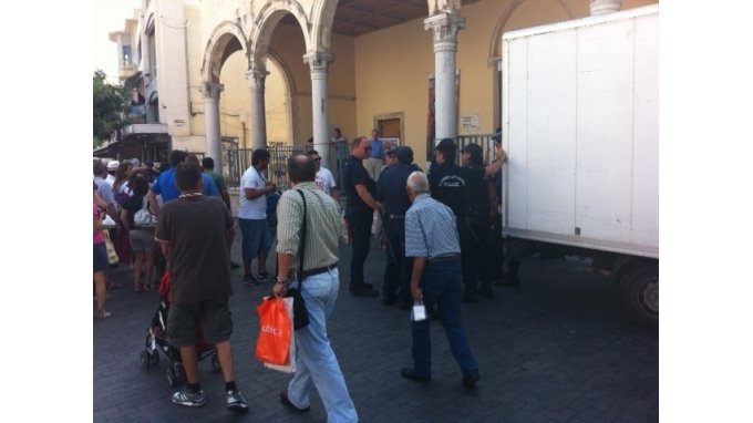 Ενταση στην ορκωμοσία του περιφερειακού συμβουλίου Κρήτης -Φυγαδεύτηκε ο Μπαρμπαρούσης [εικόνες] | iefimerida.gr 4