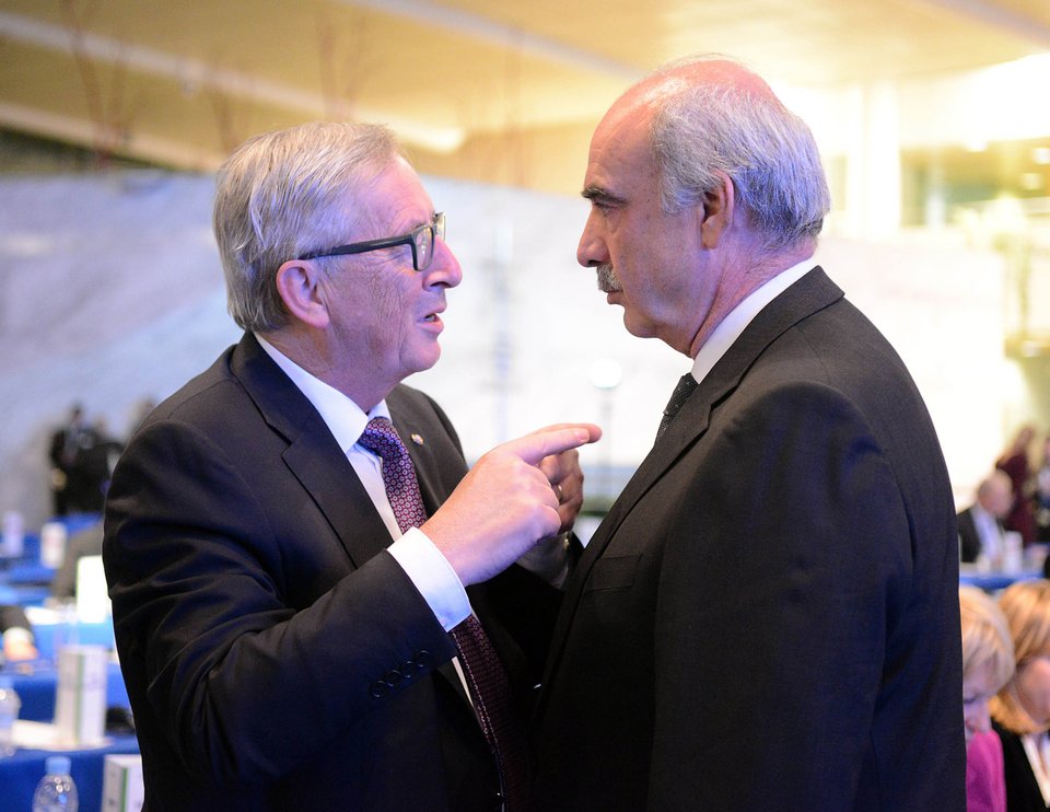 Η μεγάλη αγκαλιά του Γιούνκερ σε Μεϊμαράκη στη Μαδρίτη [εικόνες] | iefimerida.gr 3