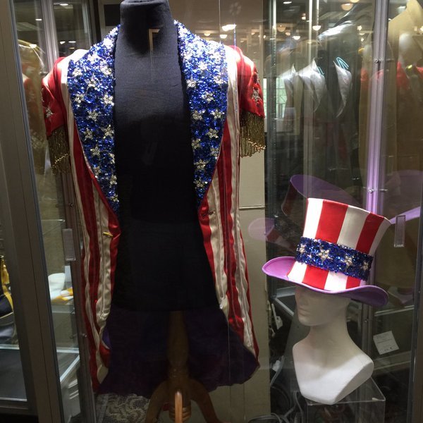 Στο σφυρί τα προσωπικά αντικείμενα του θρυλικού Ρόκυ [εικόνες] | iefimerida.gr 4