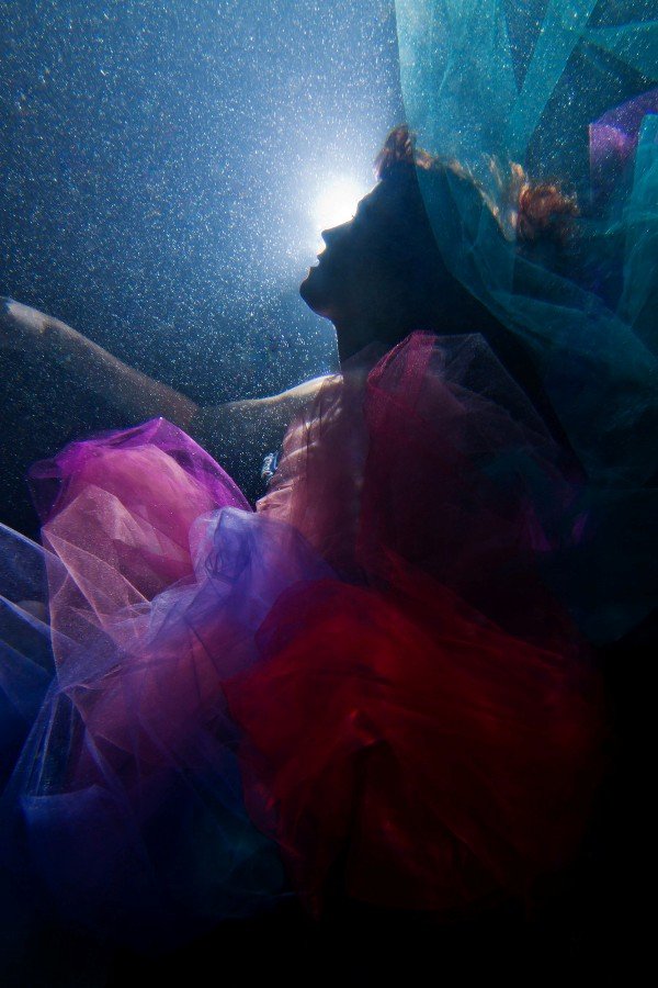 Νίκησαν τον καρκίνο και πλέουν σε πελάγη ευτυχίας: Μία εντυπωσιακή υποβρύχια φωτογράφηση [εικόνες] | iefimerida.gr 5