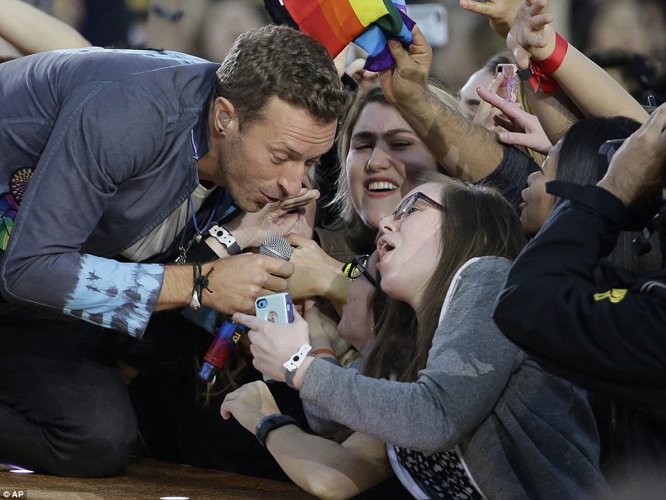 Super bowl: Η έξαλλη εμφάνιση της Μπιγιονσέ και τα δάκρυα της Lady Gaga [εικόνες]  | iefimerida.gr 17