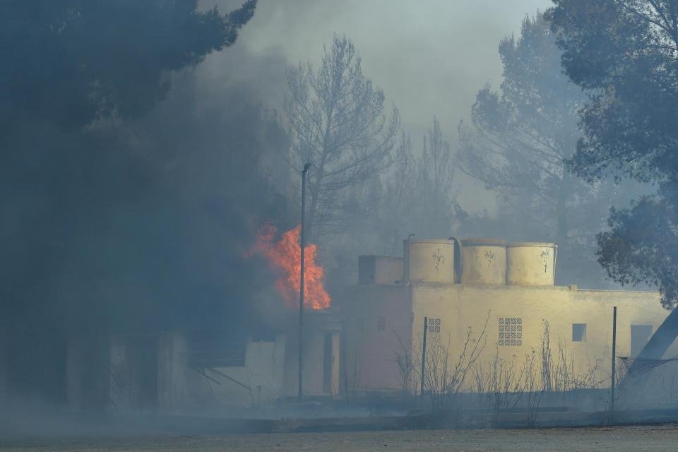 Πύρινη κόλαση σε τουριστικό θέρετρο στην Ιμπιζα- Εκκενώθηκαν σπίτια [εικόνες & βίντεο] | iefimerida.gr 4