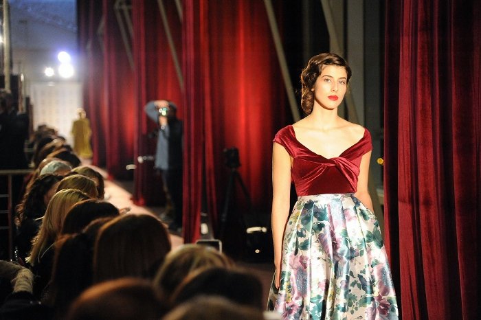 Η vintage πασαρέλα της Madame Shoushou στον Ιππόδρομο, με τη στήριξη του ΟΠΑΠ [εικόνες] | iefimerida.gr 5