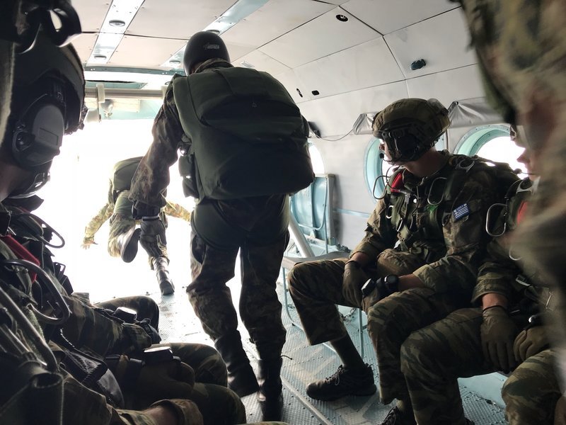 Eλληνες και Σέρβοι κομάντο μαζί σε κοινή άσκηση -Εντυπωσιακές εικόνες | iefimerida.gr 3