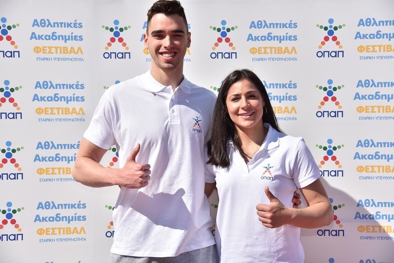 Απόστολος Χρήστου πρωταθλητής κολύμβησης και Δέσποινα Γεωργιάδου πρωταθλήτρια ξιφασκίας, μέλη του προγράμματος ΟΠΑΠ Champions