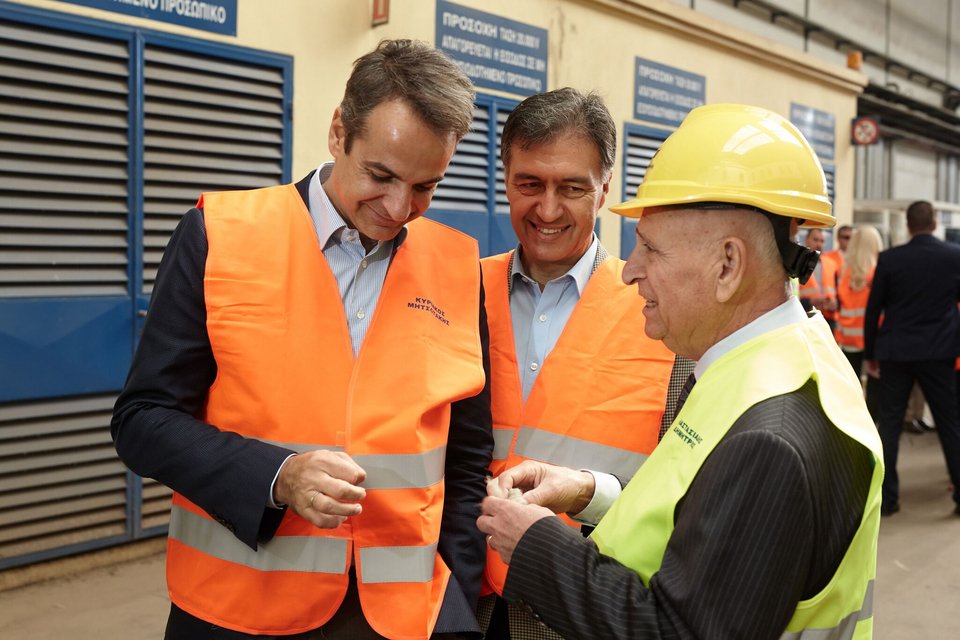 Μπουγάτσα, άλογα και βόλτα στα βουβάλια της Κερκίνης στην περιοδεία Μητσοτάκη στις Σέρρες [εικόνες]  | iefimerida.gr 8