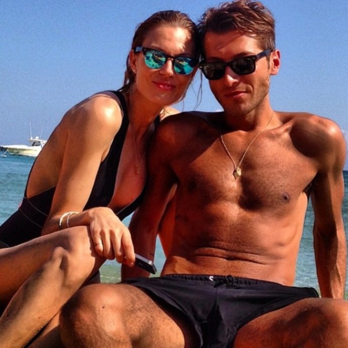 Φωτογραφίες με μαγιό από την Μύκονο ποστάρει η Βίκυ Καγιά [εικόνες]  | iefimerida.gr 1