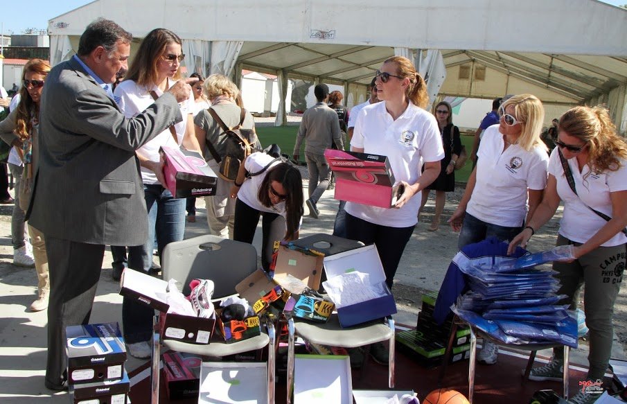 Η ΕΟΕ στο Ανοιχτό Κέντρο Φιλοξενίας στον Ελαιώνα – Πρόσφερε υλικό στους πρόσφυγες [εικόνες] | iefimerida.gr 2