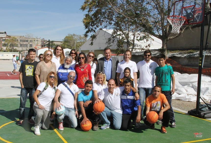 Η ΕΟΕ στο Ανοιχτό Κέντρο Φιλοξενίας στον Ελαιώνα – Πρόσφερε υλικό στους πρόσφυγες [εικόνες] | iefimerida.gr 0