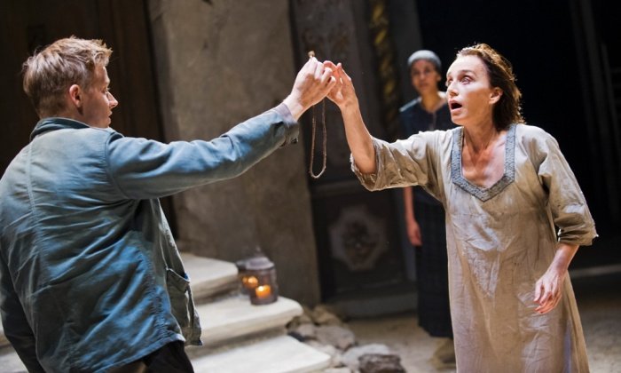 Η Ηλέκτρα του Σοφοκλή, κατακτά το Λονδίνο με πρωταγωνίστρια την Κριστίν Σκοτ Τόμας -Για θρίαμβο μιλούν οι κριτικοί [εικόνες] | iefimerida.gr 1