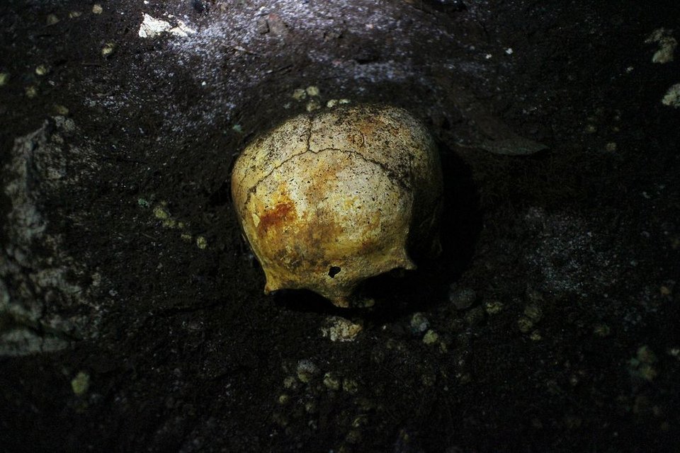 Βουτιά στην στοιχειωμένη σπηλιά των Μάγια με τα ανθρώπινα οστά που φοβούνται οι ντόπιοι [εικόνες+βίντεο] | iefimerida.gr 3