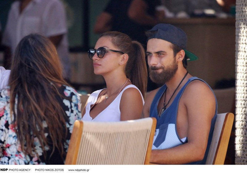 Ο Μάριος Πρίαμος στη Μύκονο με γοητευτική μελαχρινή [εικόνες] | iefimerida.gr 1