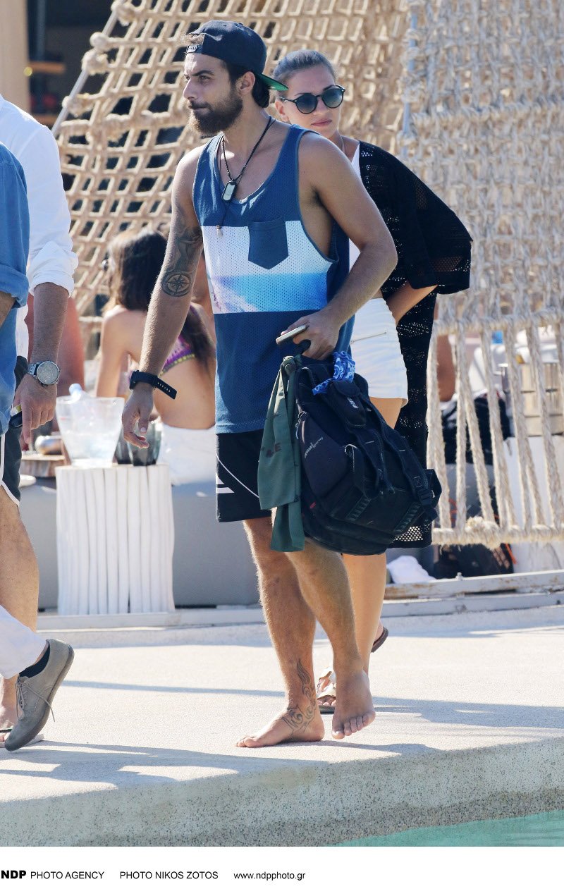 Ο Μάριος Πρίαμος στη Μύκονο με γοητευτική μελαχρινή [εικόνες] | iefimerida.gr 2