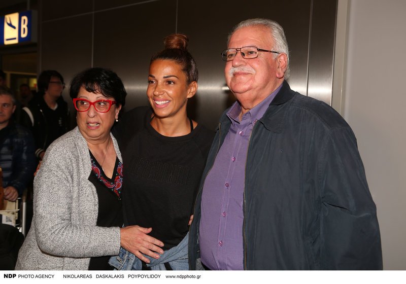 Survivor 2: Οι πρώτες φωτογραφίες της Ελένης Χατζίδου μετά την επιστροφή της στην Ελλάδα [εικόνες] | iefimerida.gr 6