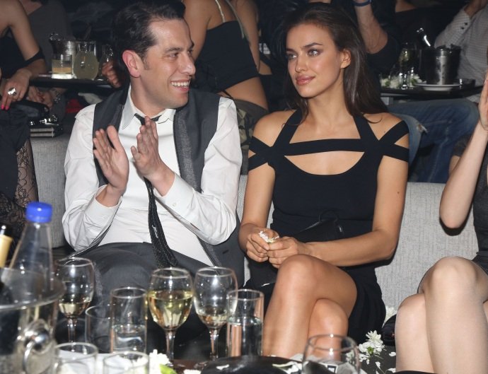 Οι Ελληνίδες που δεν «φοβήθηκαν» να φωτογραφηθούν με την Ιρίνα Σάικ [εικόνες] | iefimerida.gr 5