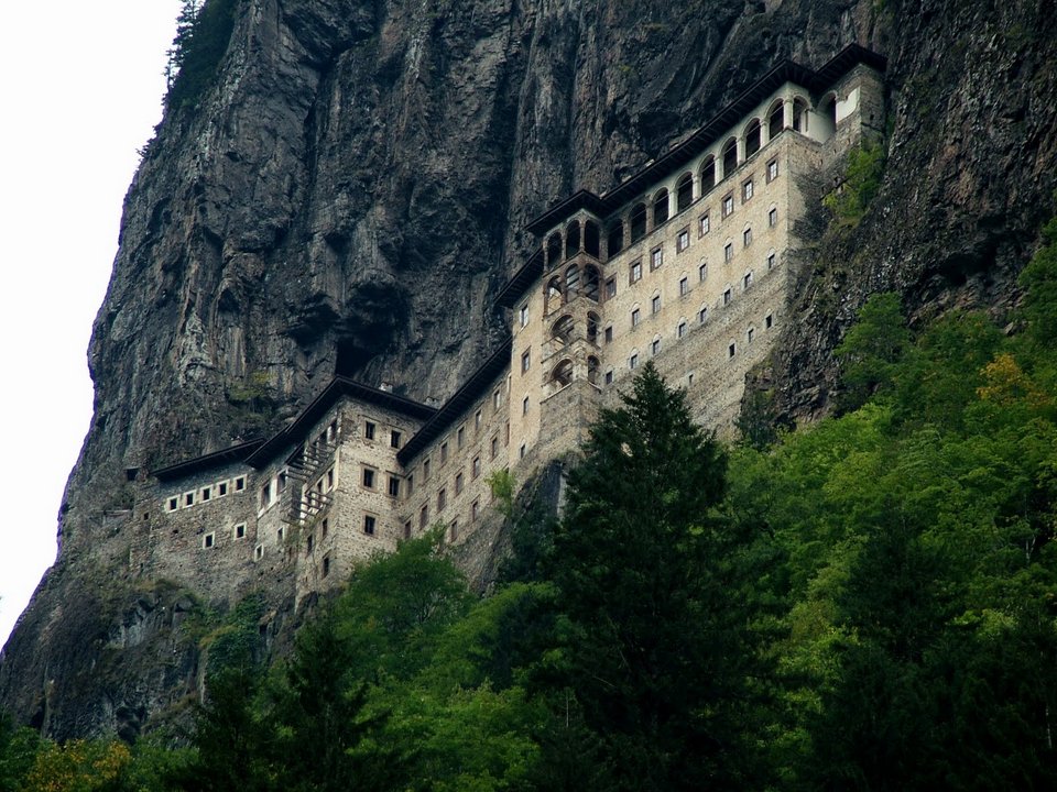 Ετοιμη η Παναγία Σουμελά να υποδεχθεί τους πιστούς Ορθόδοξους τον Δεκαπενταύγουστο [εικόνες] | iefimerida.gr 0