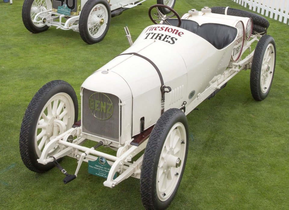 Αυτοκίνητα έργα τέχνης σε έναν ιδιότυπο αγώνα δρόμου [εικόνες] | iefimerida.gr 6