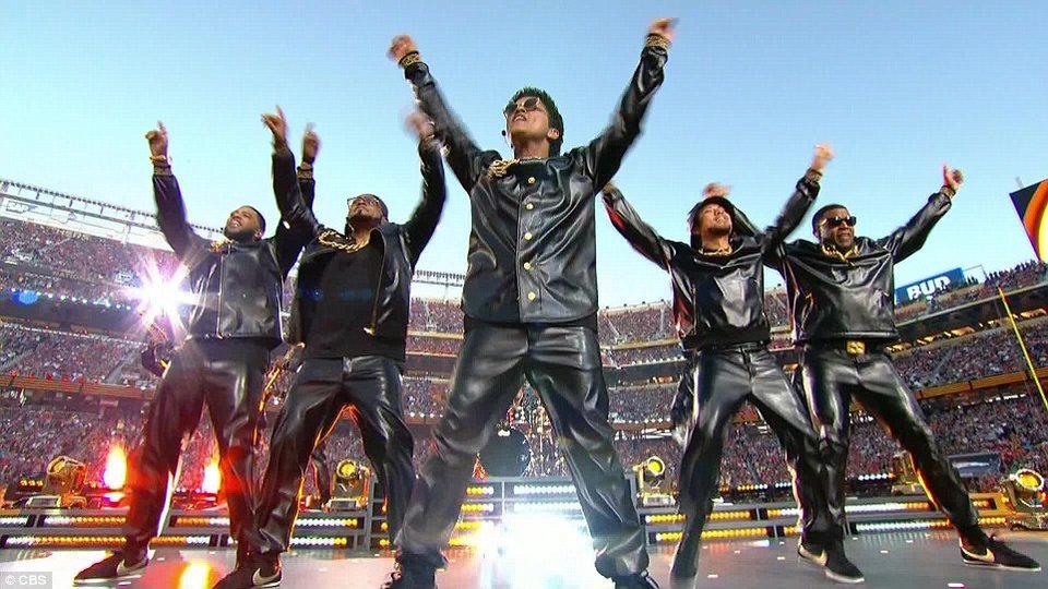 Super bowl: Η έξαλλη εμφάνιση της Μπιγιονσέ και τα δάκρυα της Lady Gaga [εικόνες]  | iefimerida.gr 14